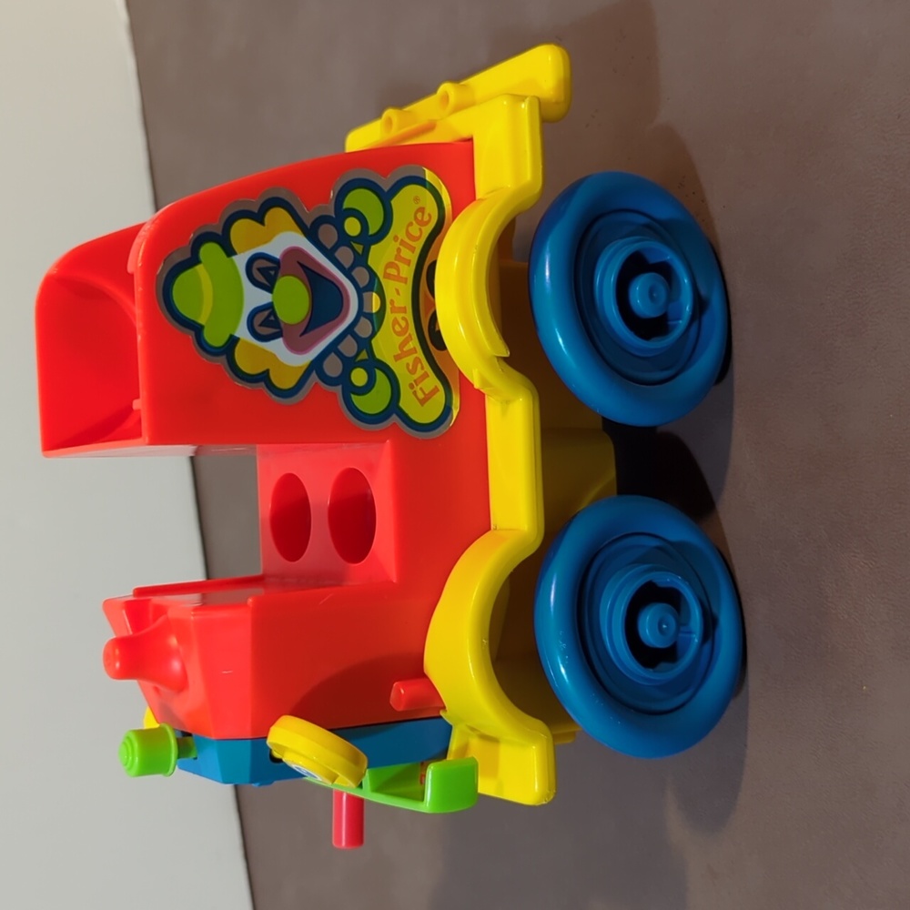 1983 Fisher Price little people crazy clown fire brigade fire truck number 657